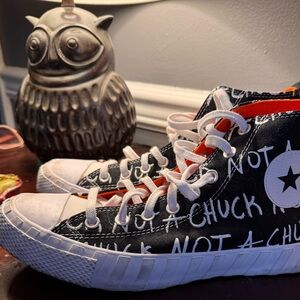 Converse graffiti size 9